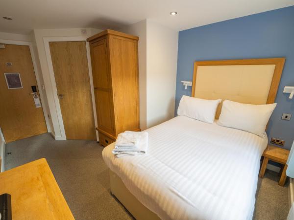 The Waterside Hotel and Leisure Club : photo 2 de la chambre petite chambre double