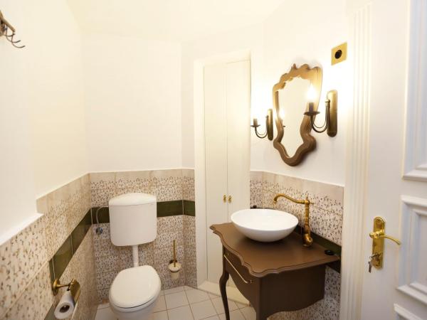 Villabaroque_Eger : photo 8 de la chambre chambre deluxe