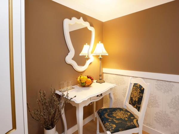 Villabaroque_Eger : photo 7 de la chambre chambre double deluxe avec baignoire