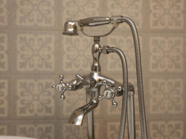 Villabaroque_Eger : photo 4 de la chambre chambre double deluxe avec baignoire