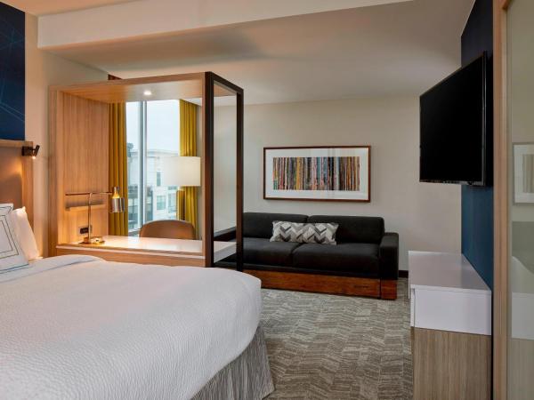 SpringHill Suites by Marriott Nashville Downtown/Convention Center : photo 7 de la chambre suite avec 2 lits queen-size et canapé-lit