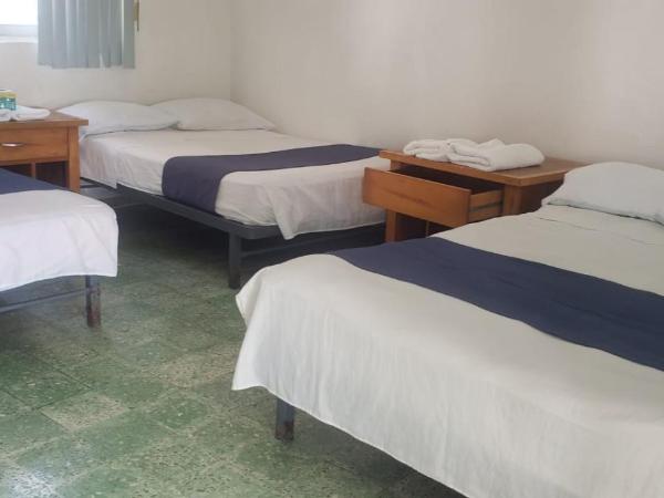 Casa Costa Brava : photo 3 de la chambre chambre triple avec salle de bains