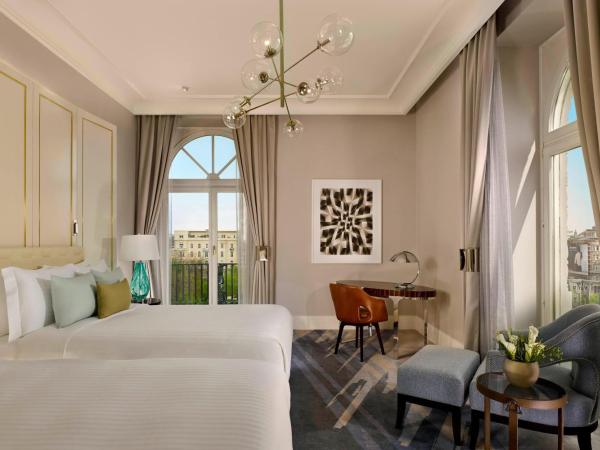 The Ritz-Carlton, Budapest : photo 1 de la chambre chambre lits jumeaux deluxe - vue sur parc ou ville