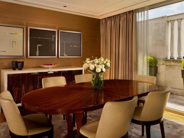 The Ritz-Carlton, Budapest : photo 6 de la chambre suite 1 chambre the ritz-carlton avec accès au salon club