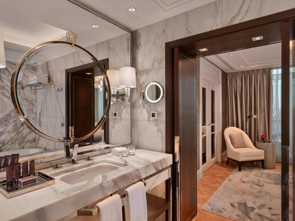 The Ritz-Carlton, Budapest : photo 8 de la chambre suite 1 chambre the ritz-carlton avec accès au salon club