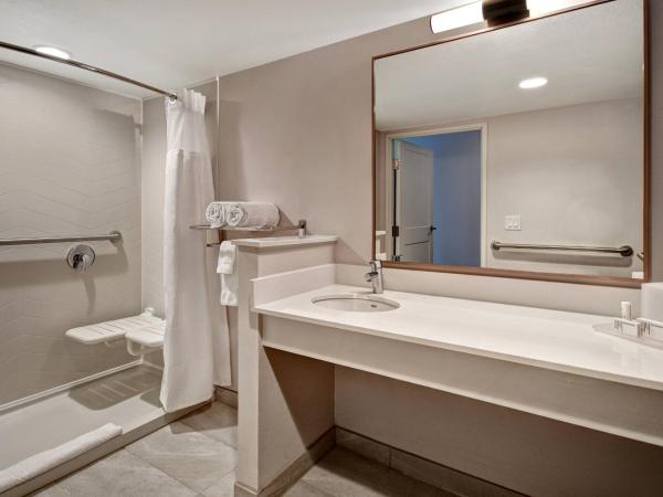 Fairfield Inn & Suites Las Vegas Airport South : photo 7 de la chambre chambre lit king-size - vue sur ville