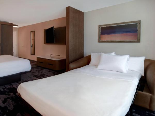 Fairfield Inn & Suites Las Vegas Airport South : photo 5 de la chambre suite 1 lit king-size avec canapé-lit - vue sur ville
