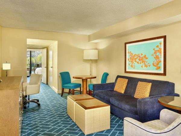 Sheraton Orlando Lake Buena Vista Resort : photo 1 de la chambre suite 1 chambre avec 2 lits doubles et canapé-lit - vue sur piscine