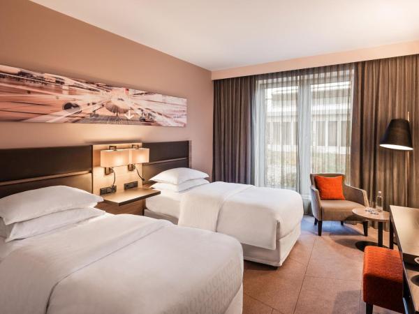 Sheraton Duesseldorf Airport Hotel : photo 4 de la chambre chambre lits jumeaux exécutive