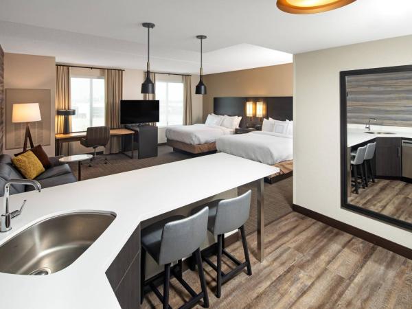 Residence Inn by Marriott Toronto Mississauga West : photo 2 de la chambre studio avec 2 lits queen-size et canapé-lit