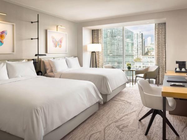 JW Marriott Parq Vancouver : photo 1 de la chambre two queen beds guest room