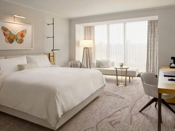 JW Marriott Parq Vancouver : photo 1 de la chambre chambre lit king-size