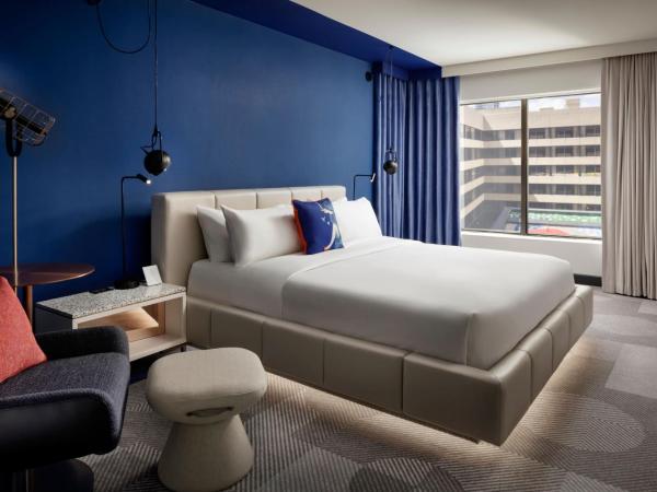 W Toronto : photo 5 de la chambre suite 1 chambre lit king-size fantastique - vue sur cour