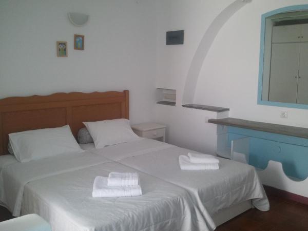 Mykonos View Hotel : photo 2 de la chambre chambre lits jumeaux sans vue