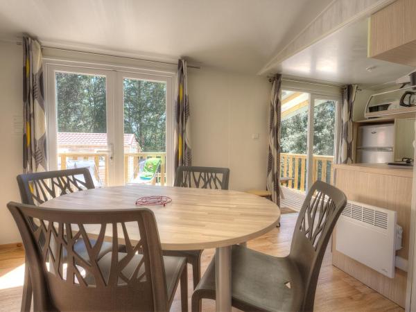 Les Chalets du Périgord : photo 5 de la chambre mobile home