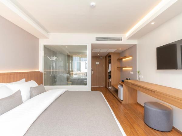 Shambhala Hotel Pattaya : photo 2 de la chambre chambre lit king-size supérieure