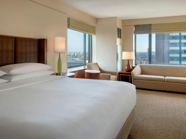 Sheraton Boston Hotel : photo 5 de la chambre suite exécutive avec vue sur la rivière, 1 lit king-size et 1 canapé-lit - Étage supérieur