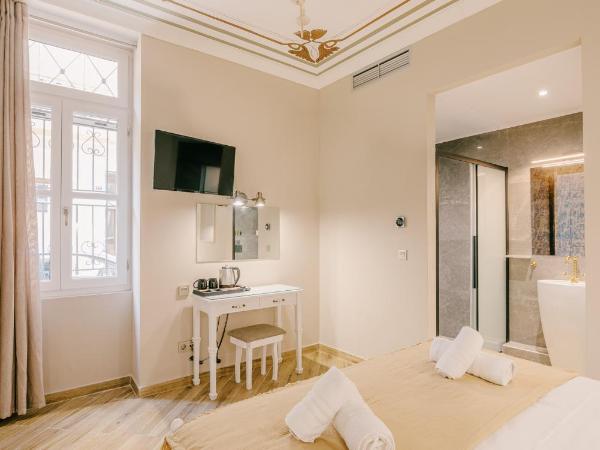 Neapolis 1897 Boutique Luxury Rooms : photo 8 de la chambre chambre triple exécutive - rez-de-chaussée