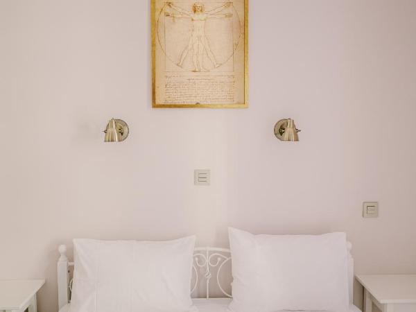 Neapolis 1897 Boutique Luxury Rooms : photo 8 de la chambre chambre double deluxe avec balcon - 1er Étage