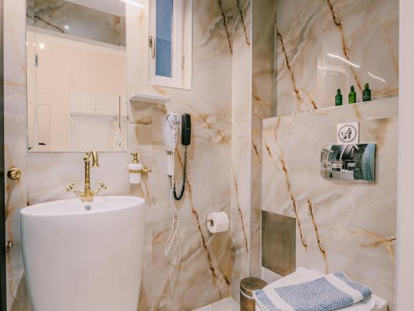 Neapolis 1897 Boutique Luxury Rooms : photo 8 de la chambre chambre double deluxe - 1er Étage