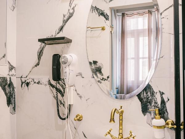 Neapolis 1897 Boutique Luxury Rooms : photo 8 de la chambre chambre double - 2e Étage