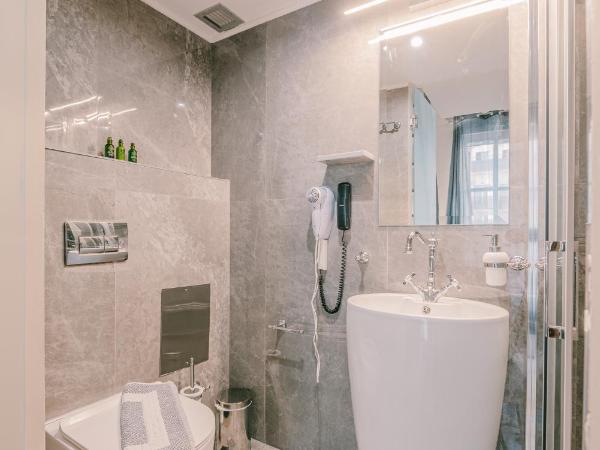 Neapolis 1897 Boutique Luxury Rooms : photo 6 de la chambre chambre triple avec balcon - 3e Étage