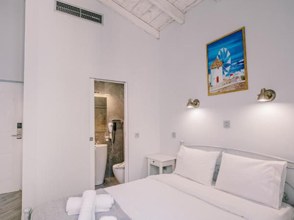 Neapolis 1897 Boutique Luxury Rooms : photo 7 de la chambre chambre double deluxe avec balcon - 3e Étage