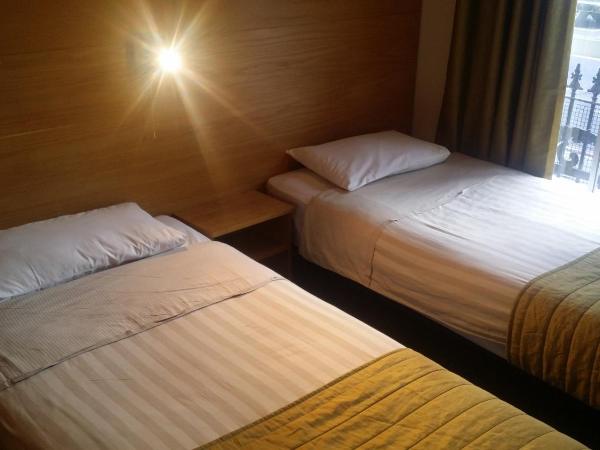 Arriva Hotel : photo 2 de la chambre chambre lits jumeaux