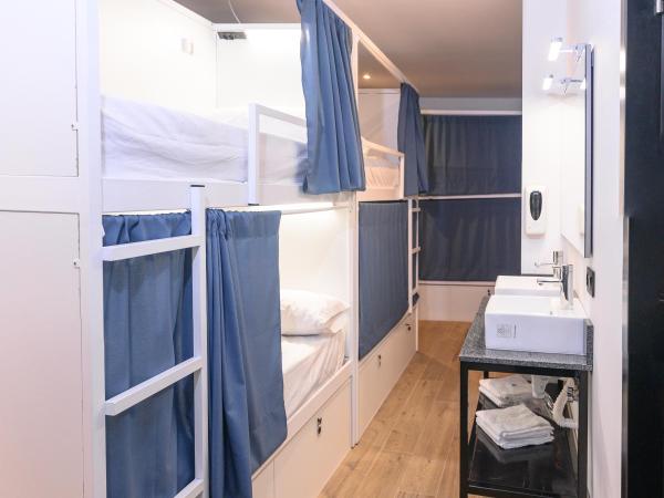 VAD HOSTEL ALICANTE - Youth Hostel age limit 18-50 : photo 4 de la chambre lit dans un dortoir mixte de 16 lits