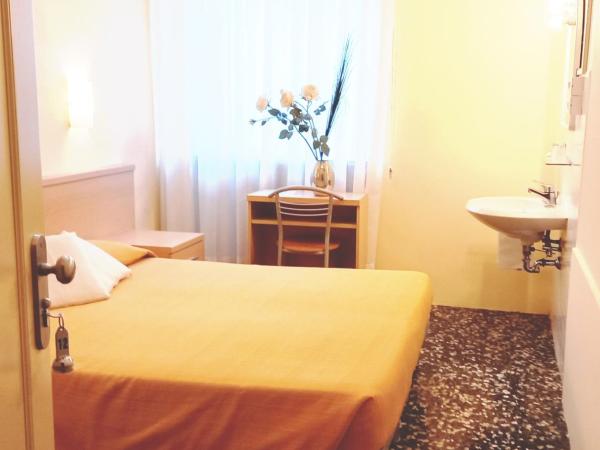 Hotel Santa Lucia : photo 1 de la chambre chambre simple - vue sur jardin