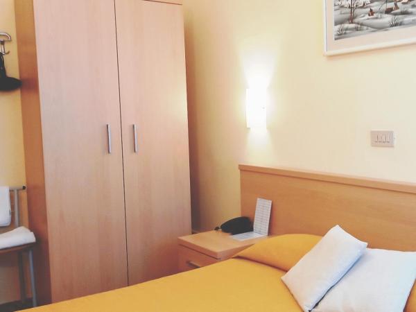 Hotel Santa Lucia : photo 2 de la chambre chambre simple - vue sur jardin