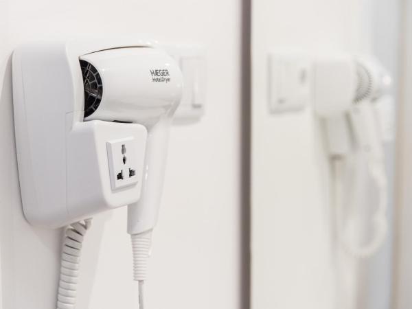 Hotel Grande Rio : photo 2 de la chambre chambre familiale avec salle de bains privative