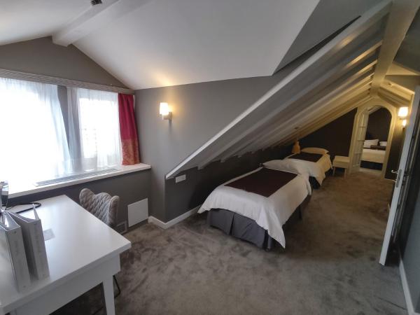 XII Century Heritage Hotel : photo 5 de la chambre chambre double ou lits jumeaux supérieure avec vue sur ville