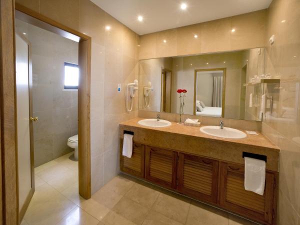 Alisios : photo 5 de la chambre suite de luxe - vue sur mer (2 adultes)