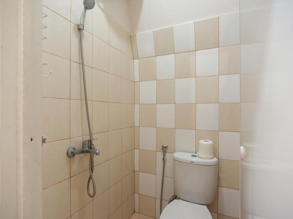 Urbanview Hotel Jagakarsa by RedDoorz : photo 5 de la chambre chambre double standard