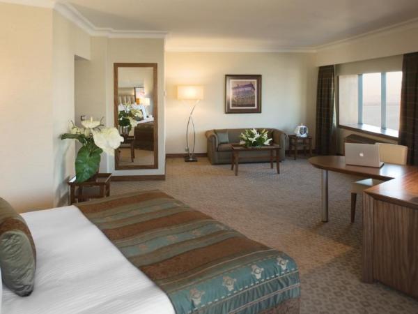 Mövenpick Hotel Izmir : photo 1 de la chambre suite junior lit king-size