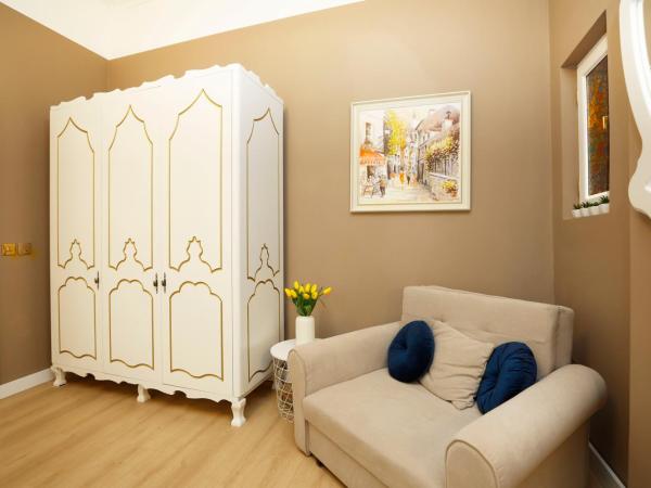 Villabaroque_Eger : photo 2 de la chambre chambre triple exécutive