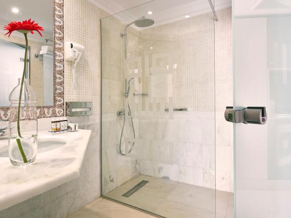Aldemar Knossos Royal : photo 4 de la chambre chambre bord de mer avec piscine commune 