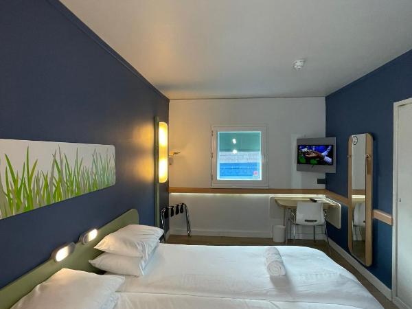 ETAP Hotel Belfast : photo 1 de la chambre chambre lits jumeaux