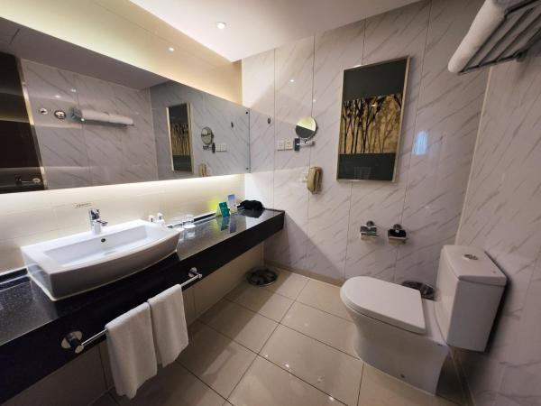 Holiday Inn Xi'an Greenland Century City, an IHG Hotel : photo 2 de la chambre chambre standard