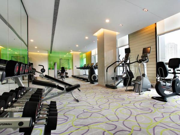 Sofitel Guangzhou Sunrich - Registration Service and Free Shuttle Bus to Canton Fair Complex : photo 7 de la chambre chambre lit king-size de luxe