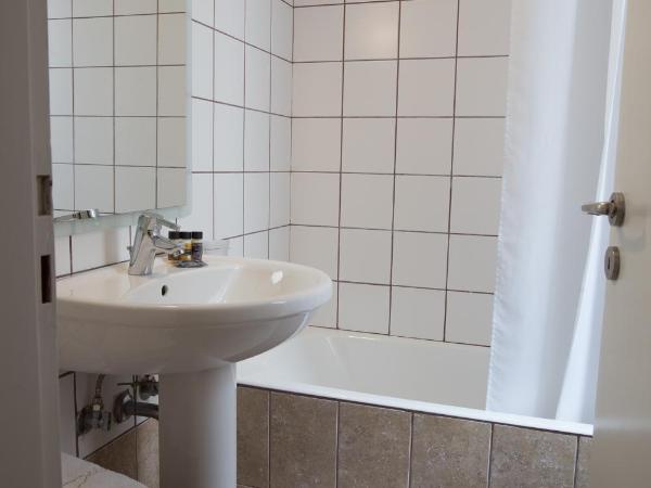 Delice Hotel - Family Apartments : photo 4 de la chambre chambre double ou lits jumeaux