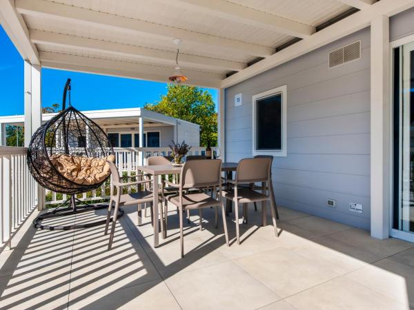 Maistra Camping Polari Mobile homes : photo 2 de la chambre mobile home 2 chambres confort