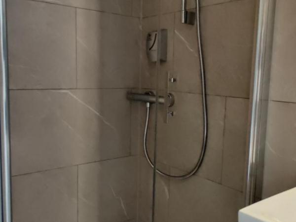 Logis Htel Les Bleuets : photo 7 de la chambre chambre triple suprieure vue mer - avec douche