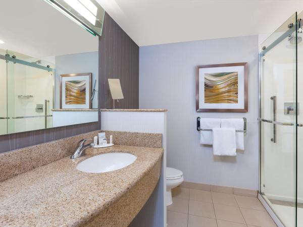 Courtyard by Marriott Oklahoma City Downtown : photo 3 de la chambre guest room, king, balcony