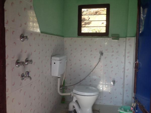 Peace Guest House : photo 1 de la chambre chambre simple - vue sur lac