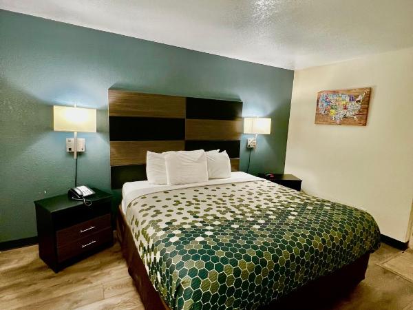 Econo Lodge Inn & Suites Downtown San Antonio Riverwalk Area : photo 6 de la chambre chambre lit king-size standard - non-fumeurs