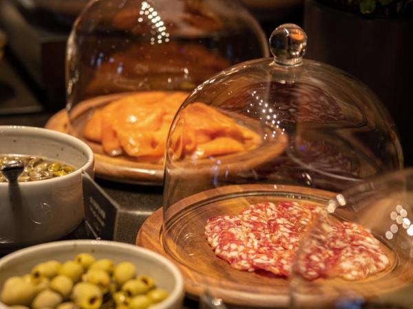 Four Seasons Hotel Tianjin : photo 5 de la chambre chambre lits jumeaux premier avec forfait club exécutif