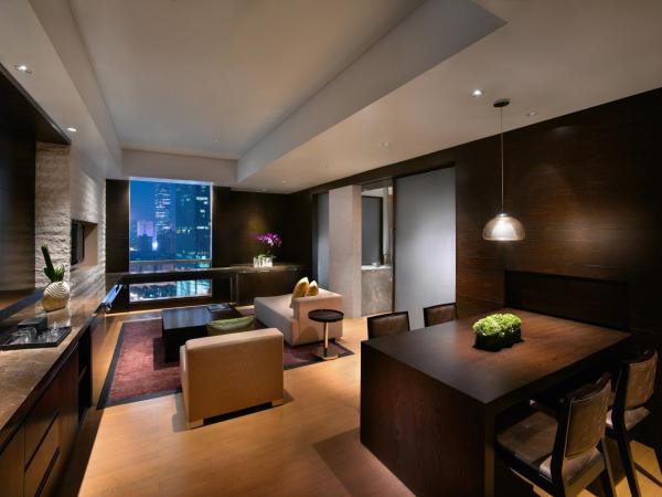 Grand Hyatt Guangzhou-Free Shuttle Bus to Canton Fair Complex during Canton Fair Period : photo 2 de la chambre grande suite king de luxe