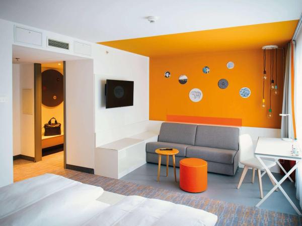 Vienna House Easy by Wyndham Berlin Prenzlauer Berg : photo 1 de la chambre chambre confort accessible aux personnes à mobilité réduite